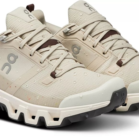 On Cloudwander Waterproof perfect condition worn once - Picture 1 of 16